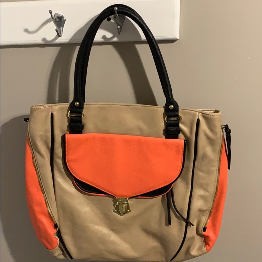 steve madden large purse.